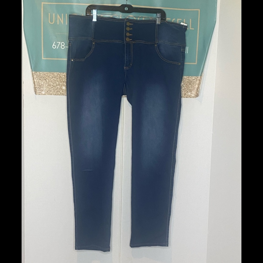 Pink Label three button jeans size 24